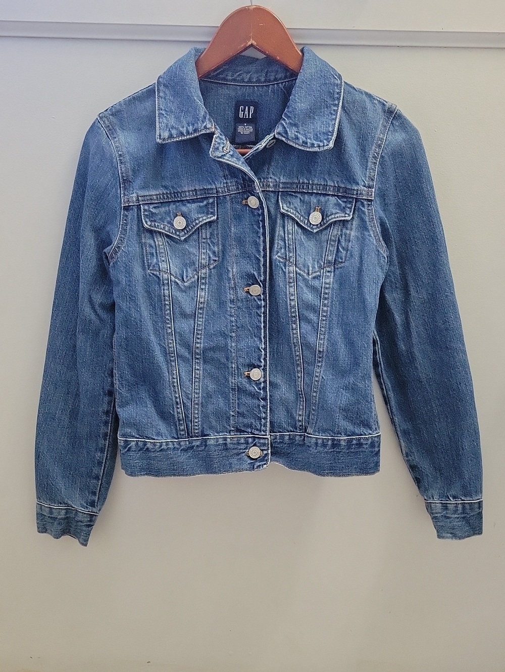 Gap Vintage Denim Jacket With Western Styled Back Yoke Size Small Blue Jean